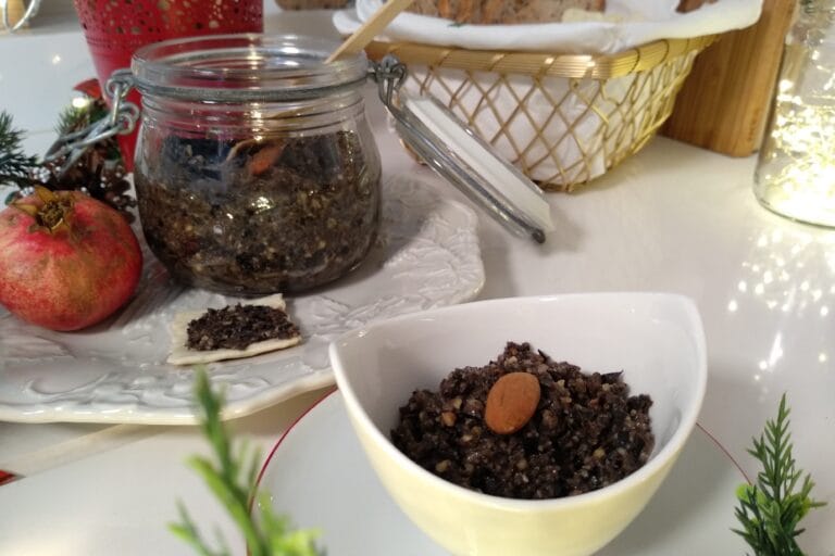 PatÉ De Azeitonas E AmÊndoas Vegan