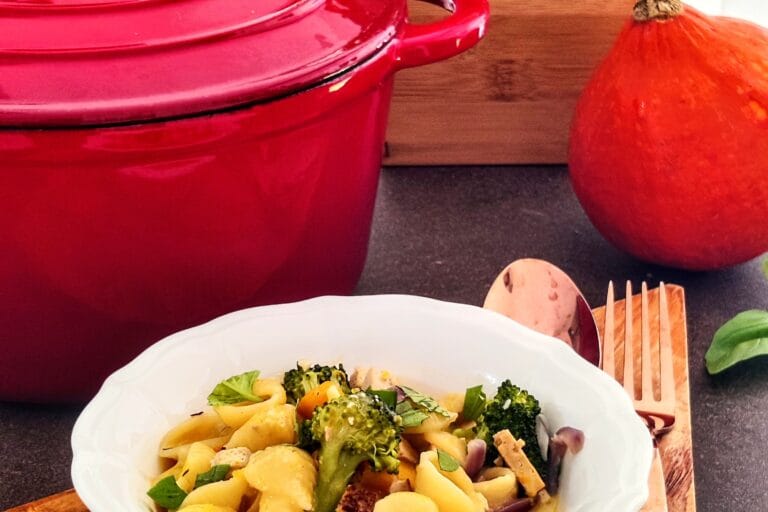 Massa de abóbora e tofu fumado one pot meal