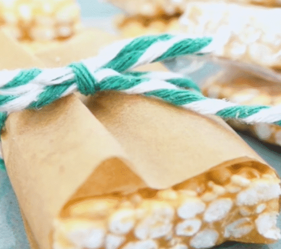 Crocante de arroz tufado com manteiga de amendoim