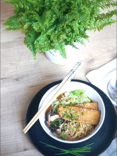 RAMEN VEGANO COM TEMPEH